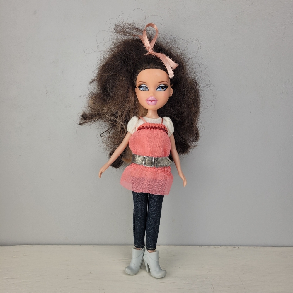 Bratz Xpress it Daphne Doll with Original Outfit 1st Edition 2001